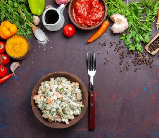 Ингредиенты салата с крабовыми палочками