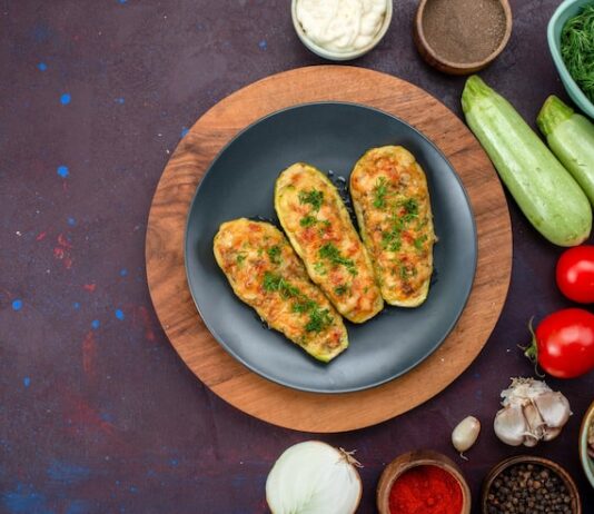 Пирожки с зеленым луком и яйцом