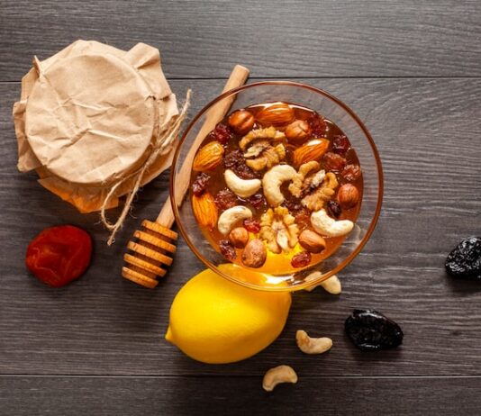 Кутья с изюмом и медом