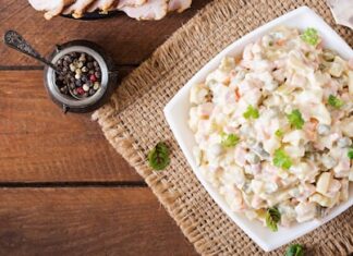 Простой рецепт салата с кальмарами