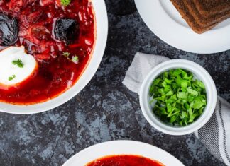 Борщ с фасолью и свининой