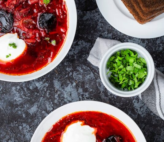 Борщ с фасолью и свининой