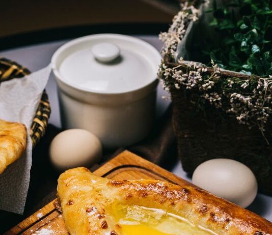 Выпечка с брынзой в духовке