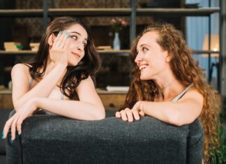 К чему снится друг подруги