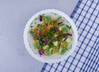 Щавелевые салаты: свежие рецепты