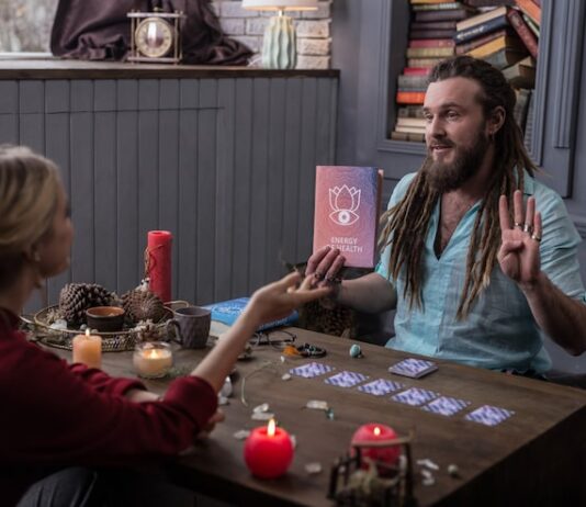 Расклады Таро онлайн: найдите ответ на вопросы об отношениях