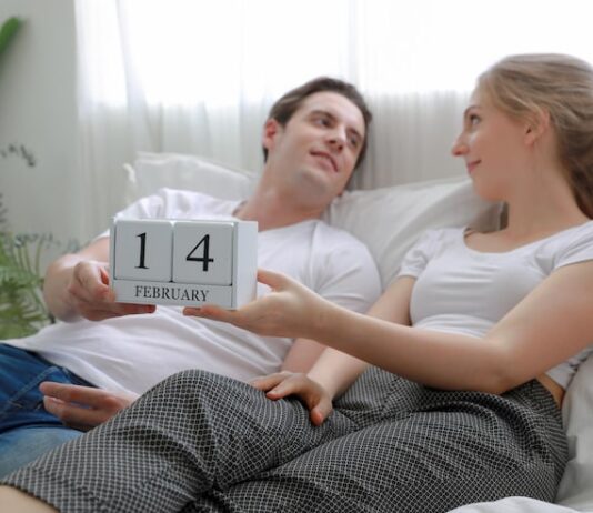 Как парню начать разговор о месячных