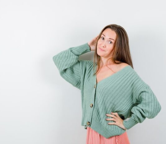 Примета: чешется живот у женщины