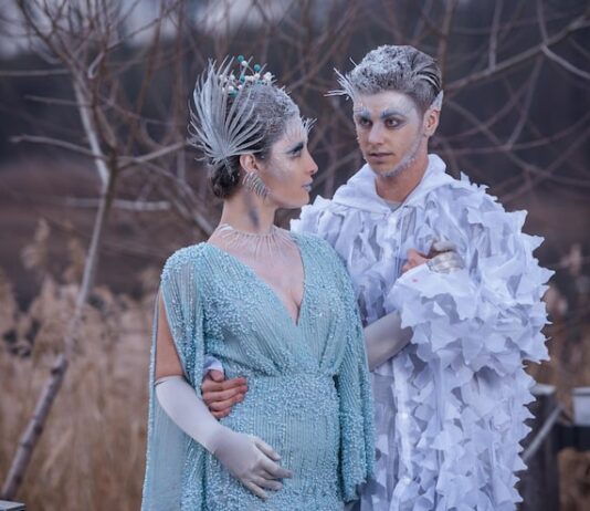 Королева жезлов в отношениях: перевернутая карта